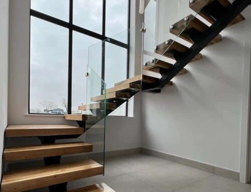What are the benefits of glass balustrade on staircases?