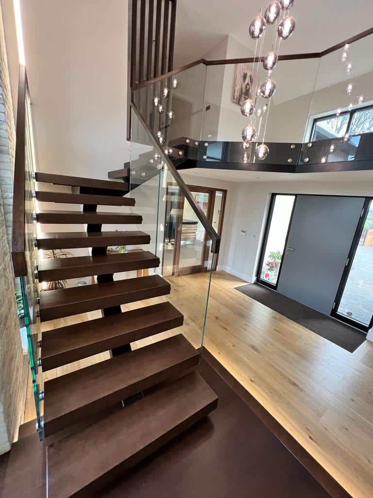 Is glass balustrade on staircase safe?