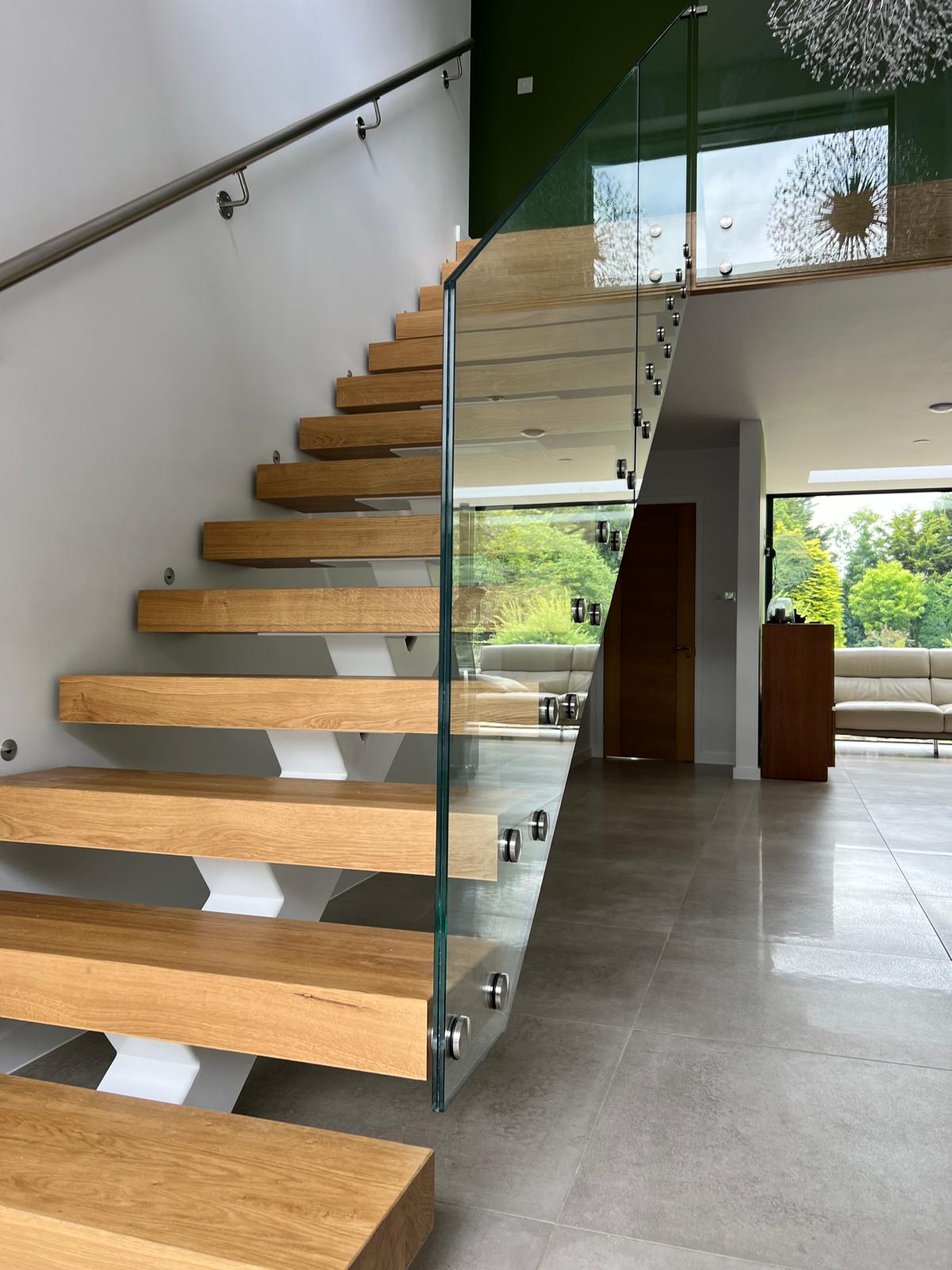 Minimalist Staircase Glass Balustrade