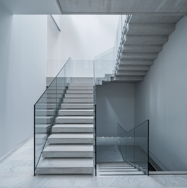 Frameless glass staircase